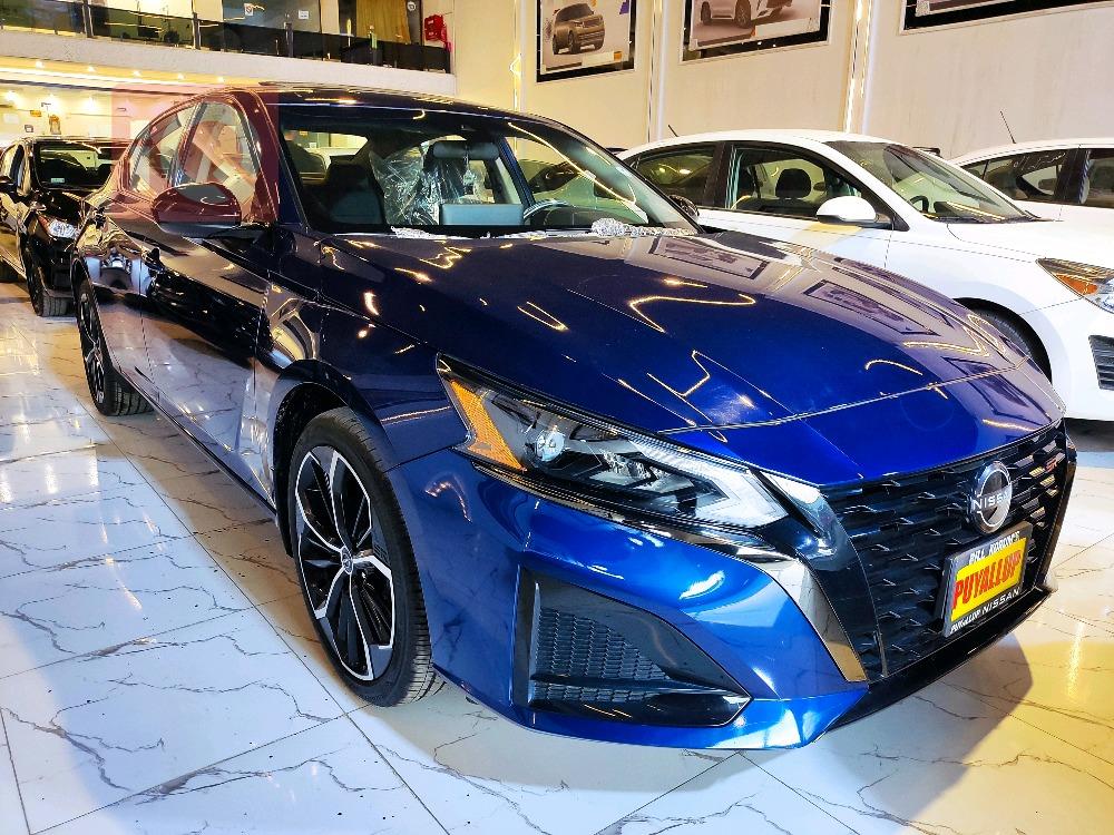 نيسان ألتيما